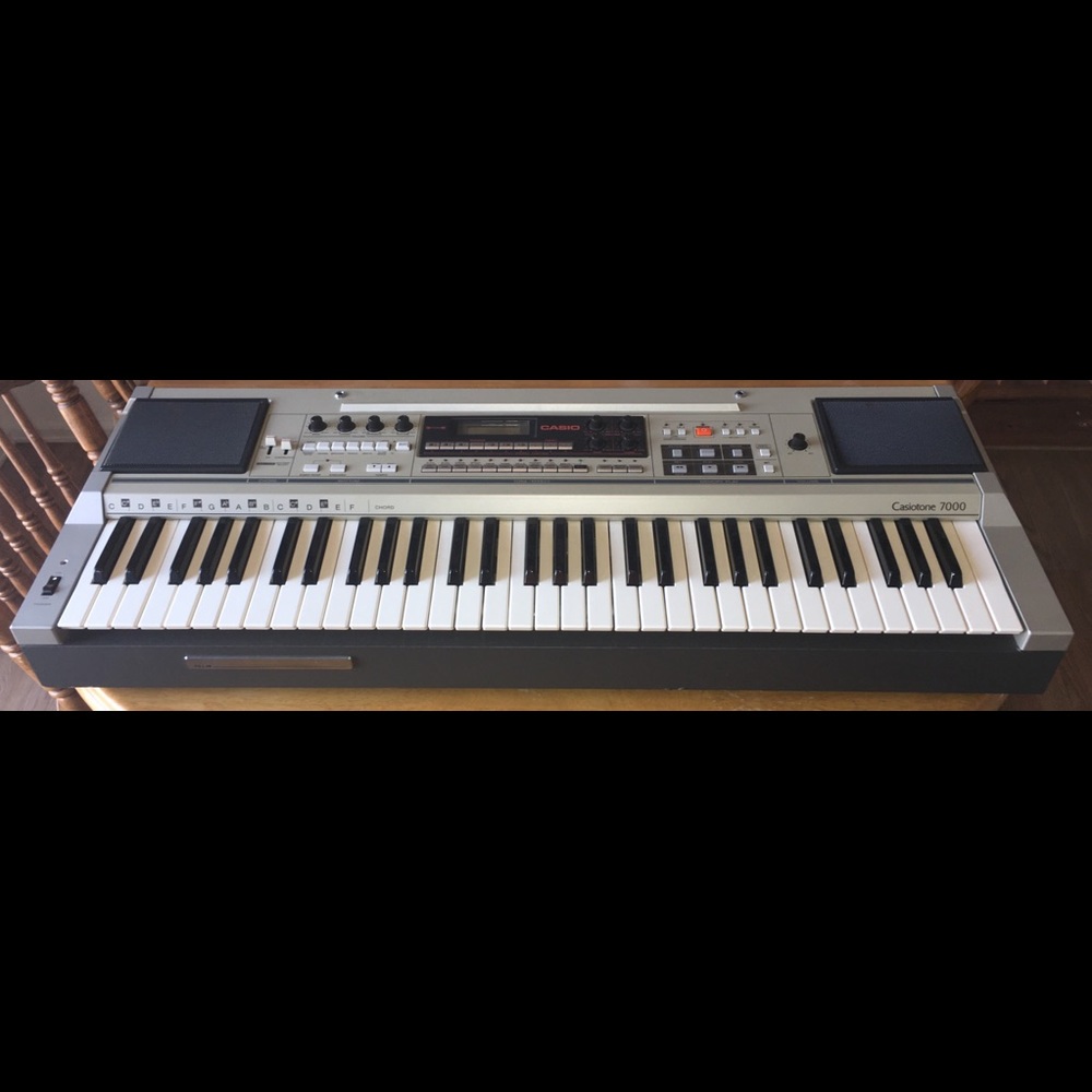 Casiotone 7000 keyboard / synthesizer 61 key - Picture 2 of 2